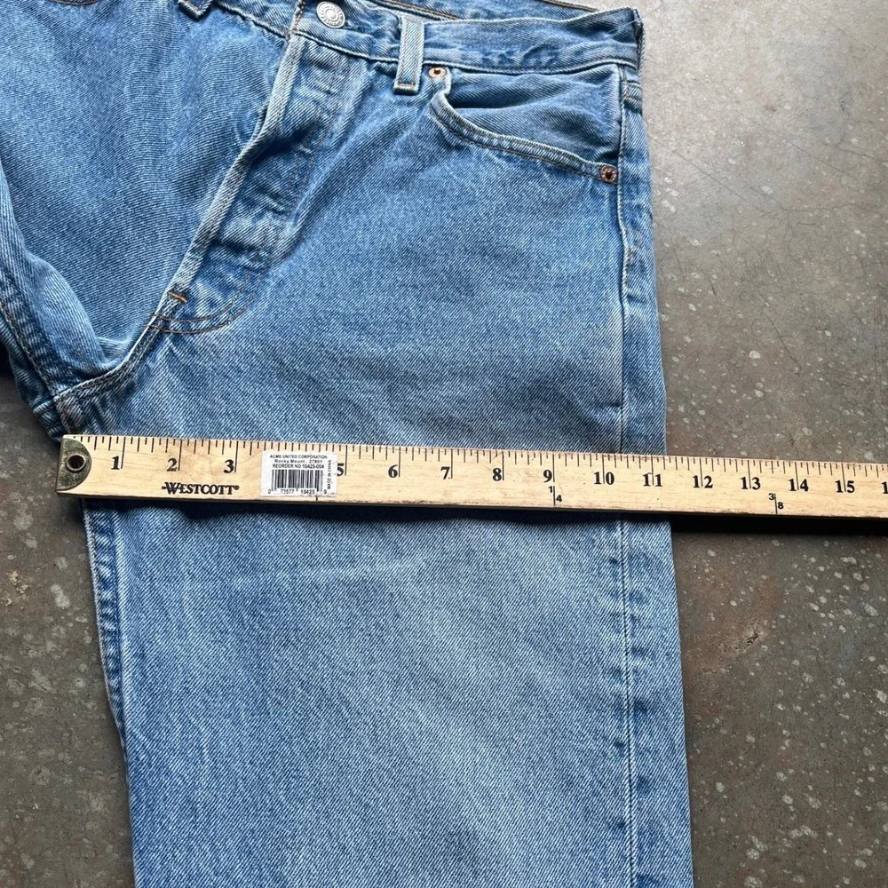 Vintage 90s Levis 501 Mens 30 (30x35) Light Wash Button Fly Jeans Made in USA - Picture 10 of 12